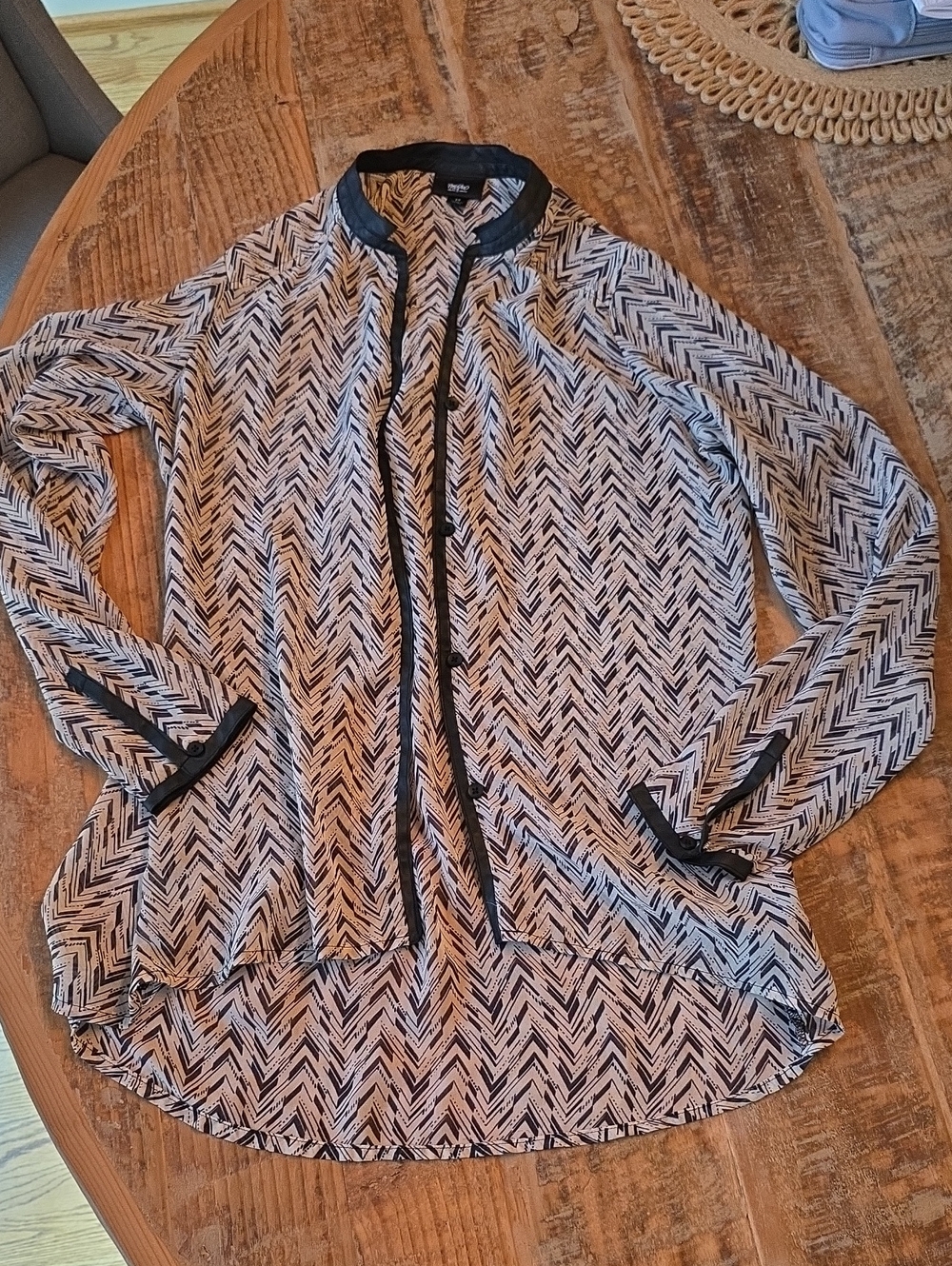 Mossimo Black-Trim Chevron Print Blouse